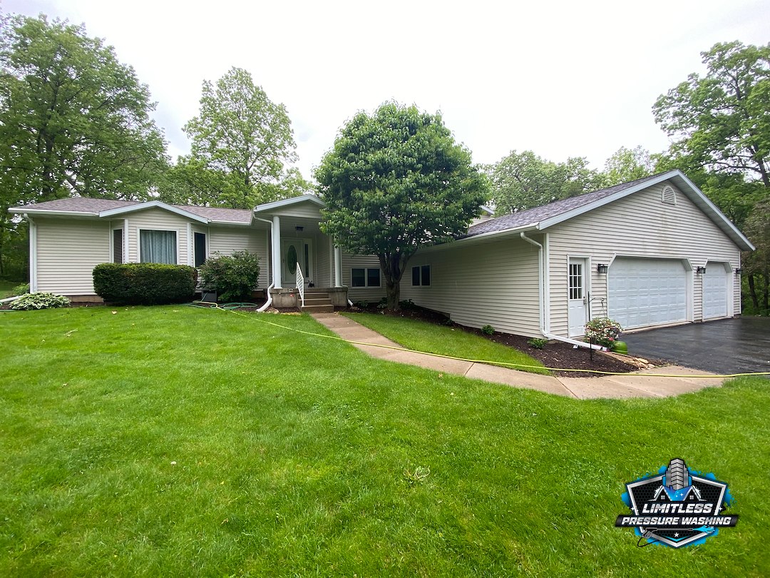 House Washing in Belleville, WI 1